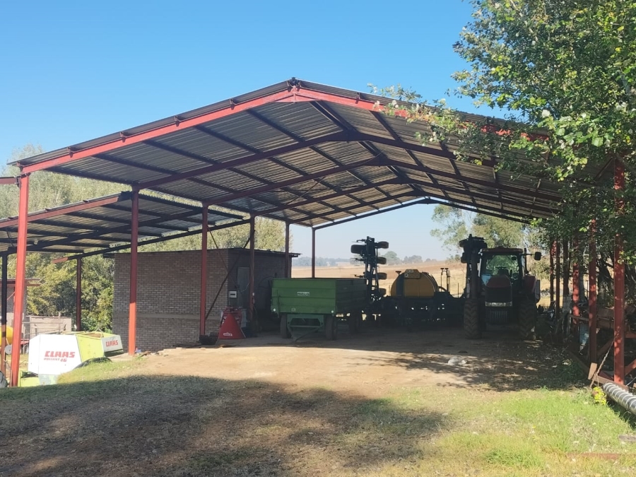 4 Bedroom Property for Sale in Bethlehem Rural Free State